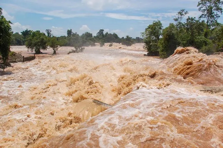 Rain gauge rainfall monitoring and flood prediction.webp.jpg